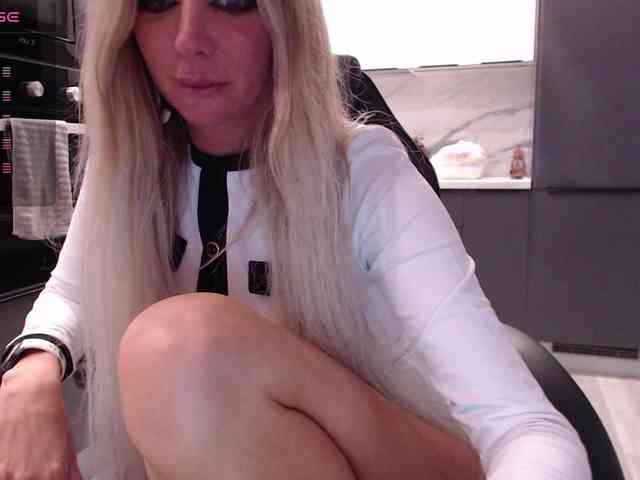 blondalina webcam