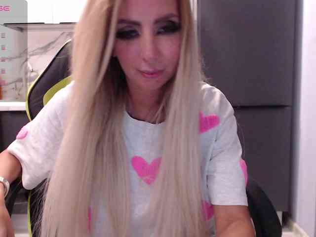 blondalina webcam