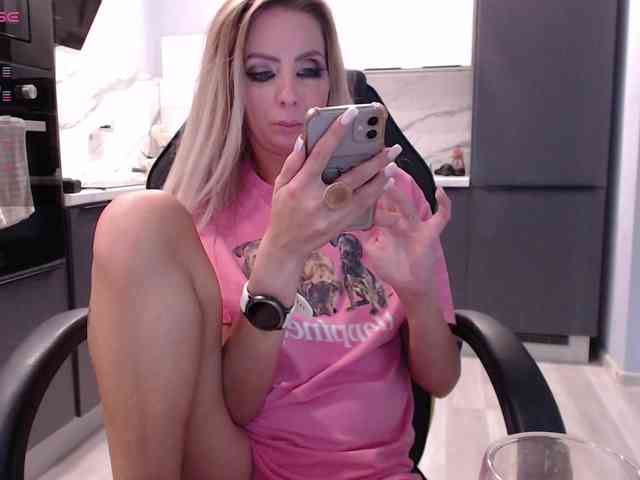 blondalina webcam