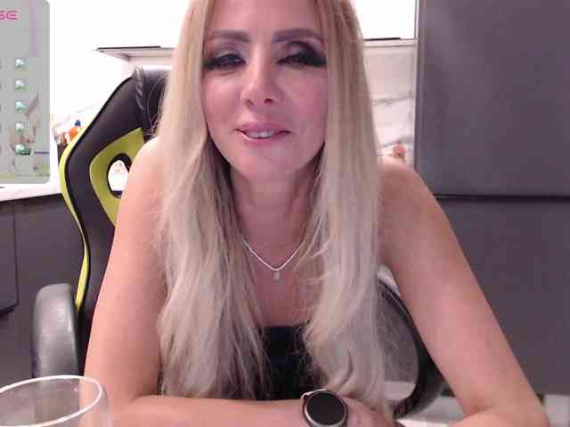 blondalina webcam