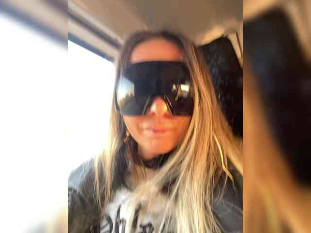 blondalina webcam