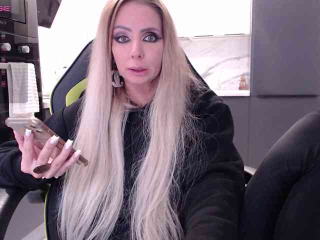 blondalina webcam