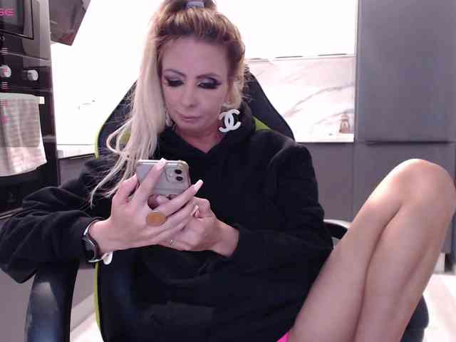 blondalina webcam
