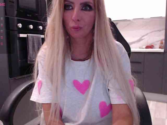 blondalina webcam