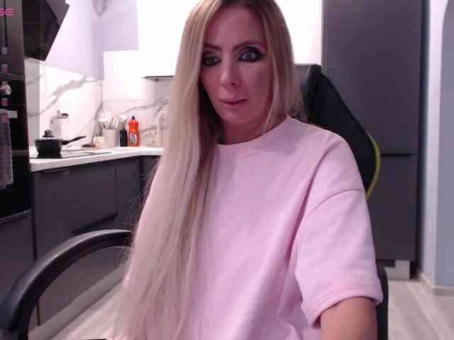 blondalina webcam