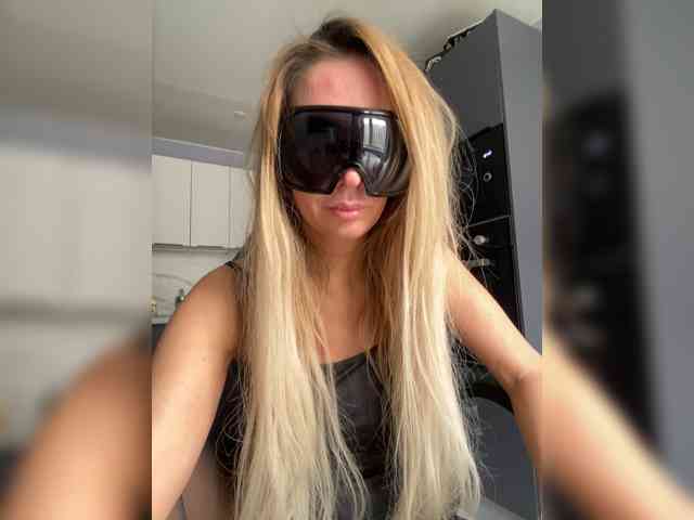 blondalina webcam