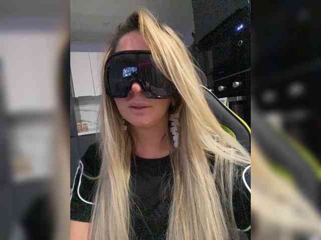 blondalina webcam