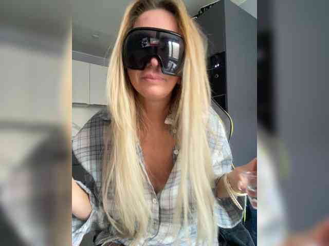 blondalina webcam