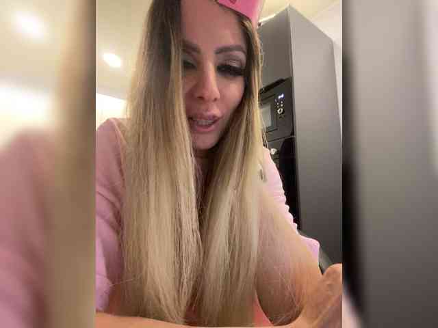 blondalina webcam