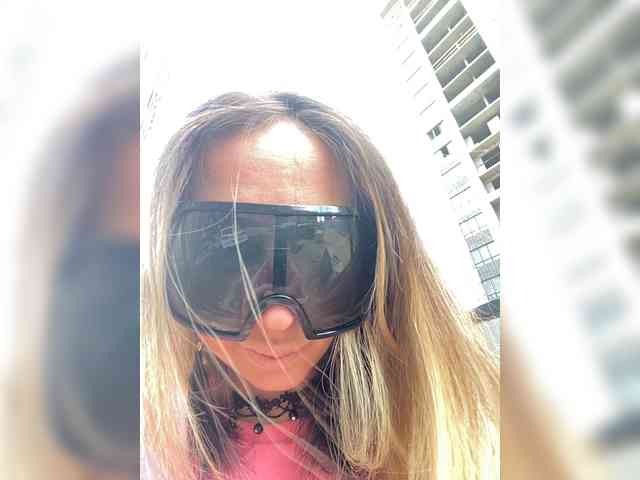 blondalina webcam