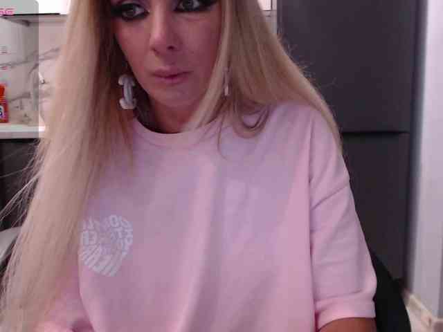 blondalina webcam