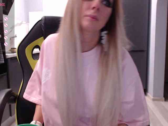blondalina webcam