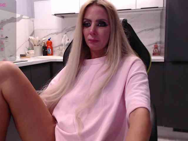 blondalina webcam