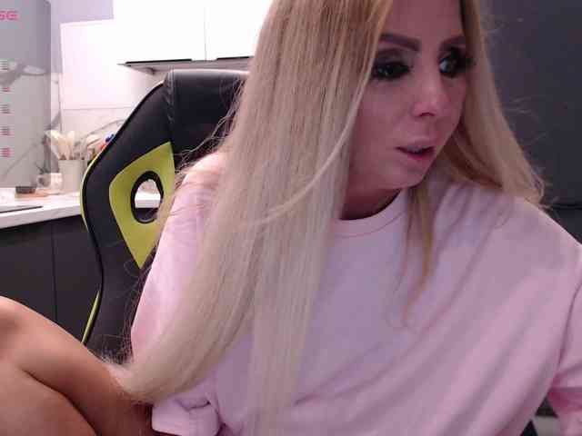 blondalina webcam