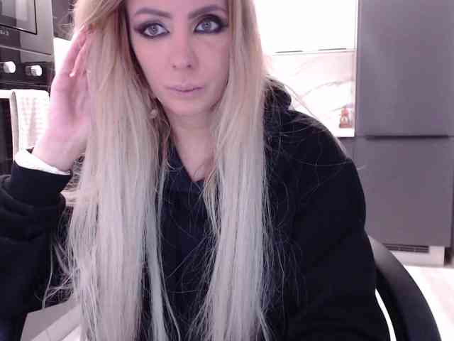 blondalina webcam