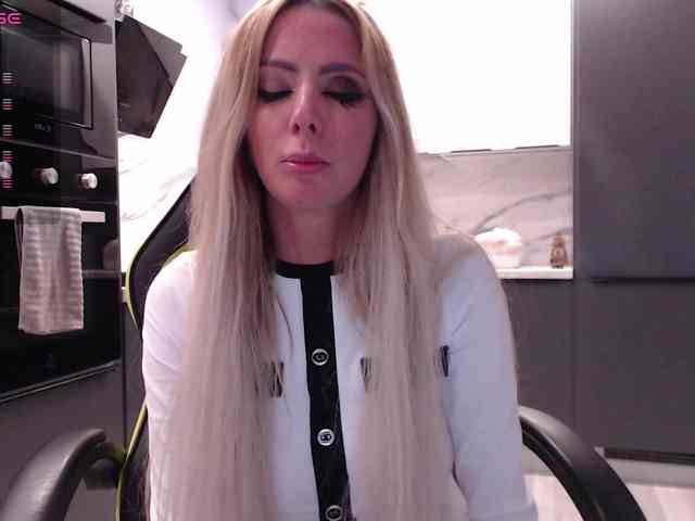 blondalina webcam
