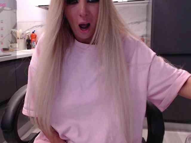 blondalina webcam