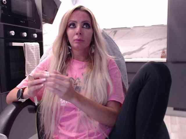 blondalina webcam
