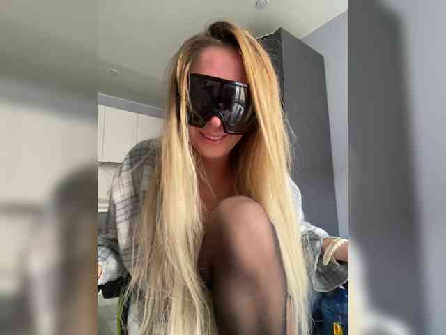 blondalina webcam