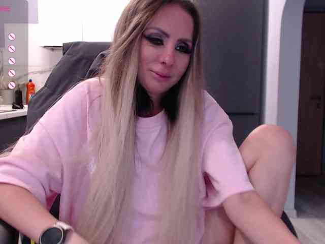 blondalina webcam