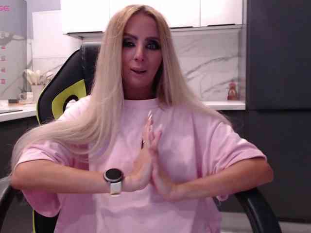 blondalina webcam