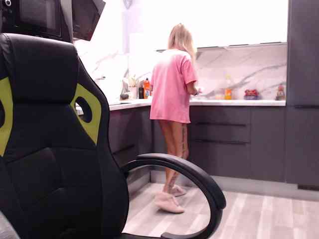 blondalina webcam
