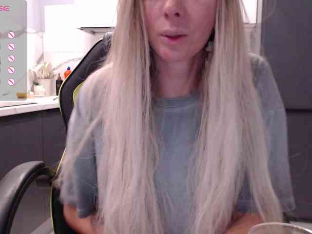 blondalina webcam