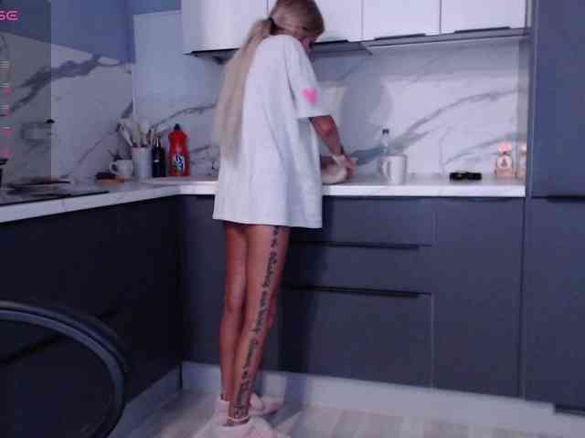 blondalina webcam