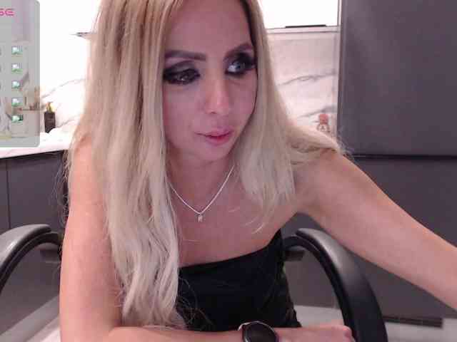 blondalina webcam