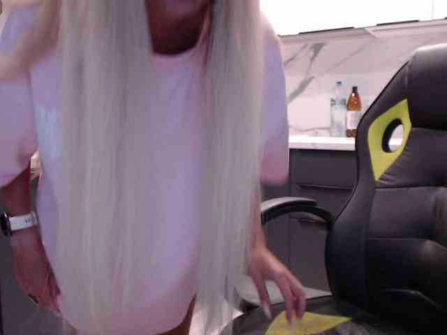blondalina webcam