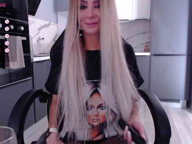 blondalina webcam