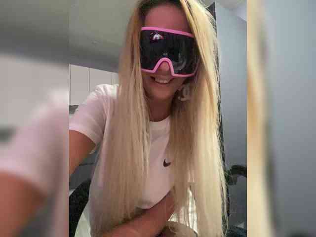 Модель: blondalina