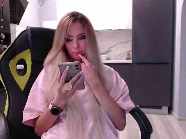 blondalina webcam