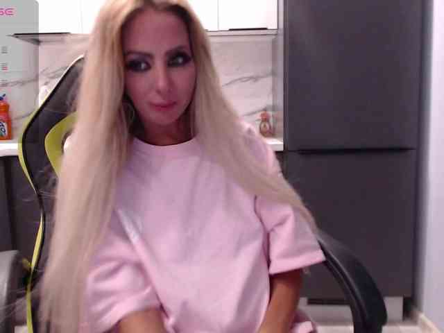 blondalina webcam