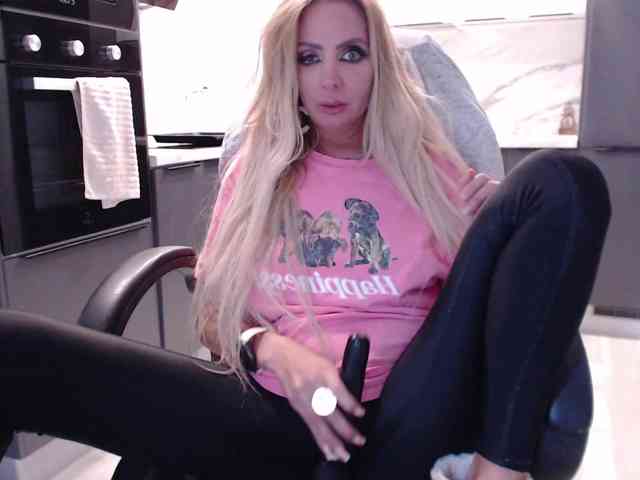 blondalina webcam
