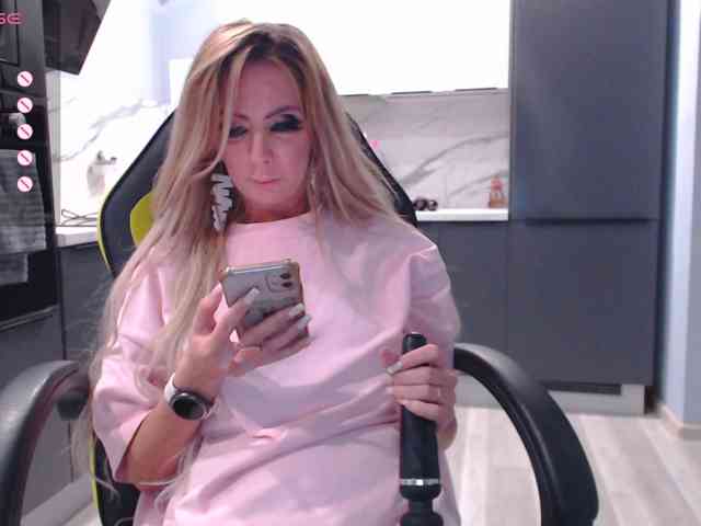 blondalina webcam