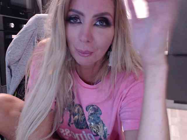 blondalina webcam
