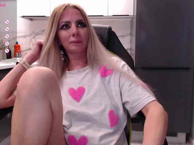 blondalina webcam
