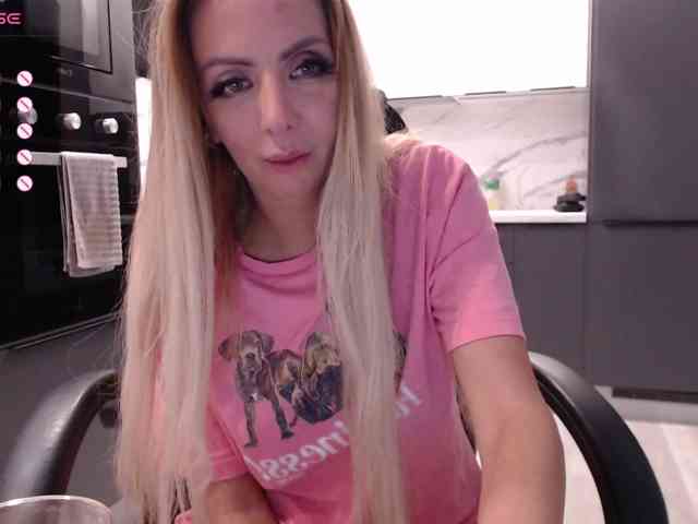 blondalina webcam