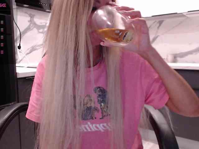 blondalina webcam