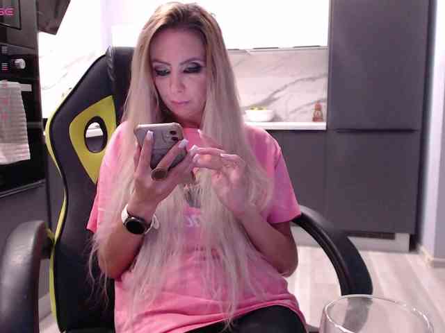 blondalina webcam