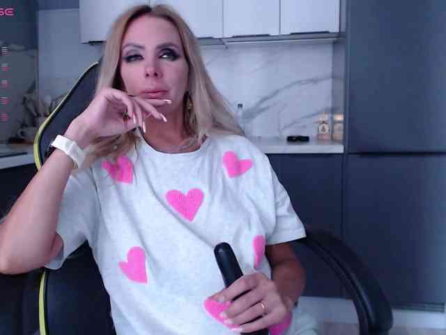 blondalina webcam