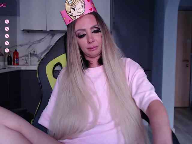 blondalina webcam