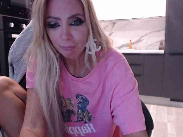 blondalina webcam