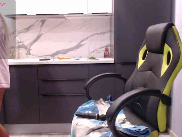 blondalina webcam