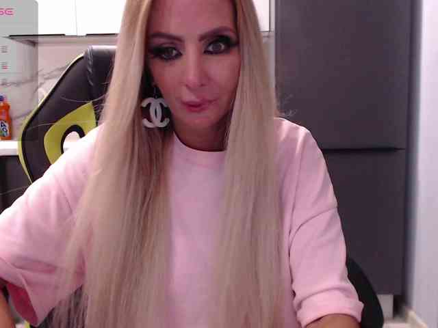 blondalina webcam