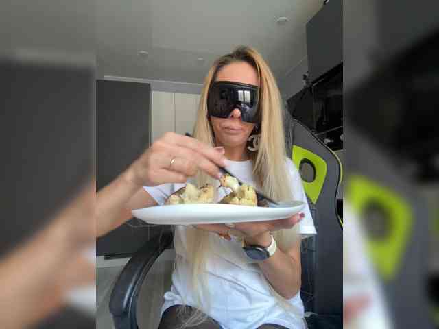 blondalina webcam