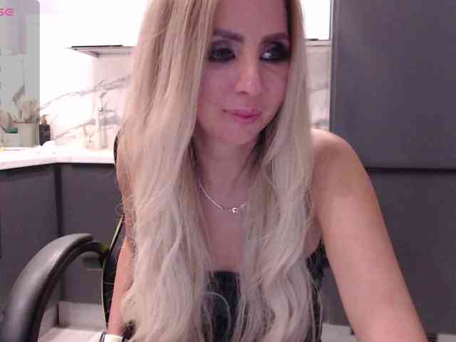 blondalina webcam