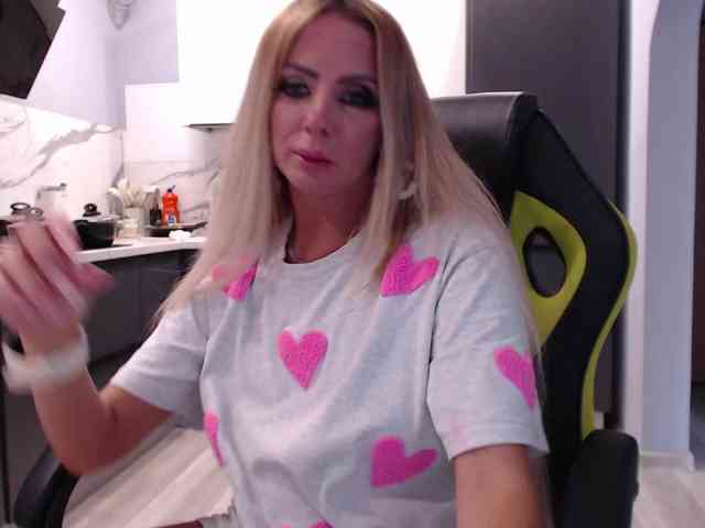 blondalina webcam