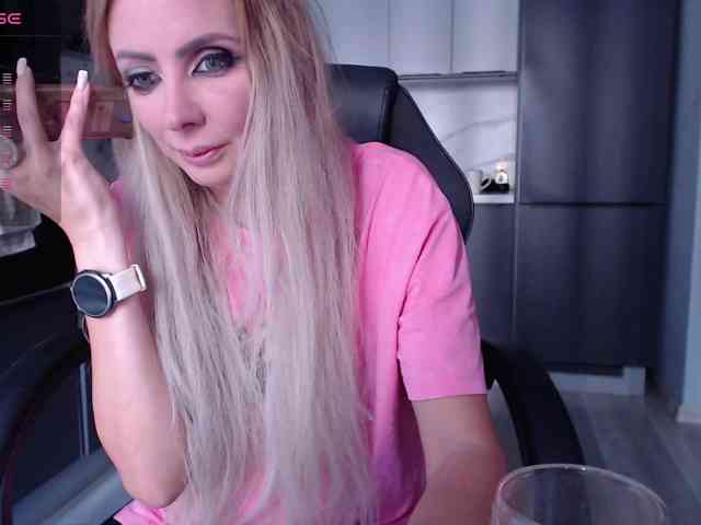 blondalina webcam